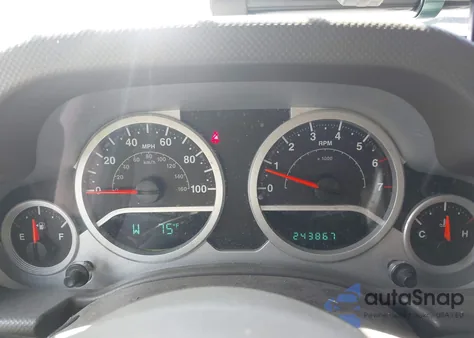 2007 Jeep Wrangler Sahara z USA, uszkodzony, nr VIN 1J4FA54127L183606